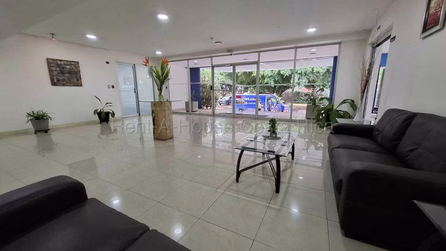 Venta de Apartamento amplio en Uruca, San José  - Imagen 2