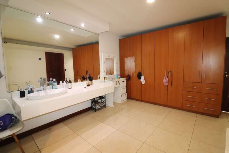 SE VENDE-Propiedad con 3 Unidades, Piscina y Amplio Terreno en La Guácima KVV - Imagen 16