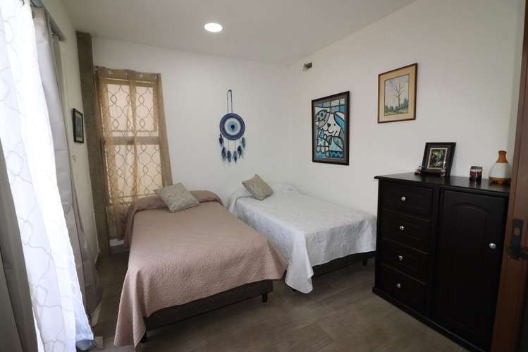 SE VENDE-Propiedad con 3 Unidades, Piscina y Amplio Terreno en La Guácima KVV - Imagen 10