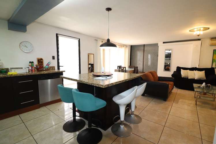 SE VENDE-Propiedad con 3 Unidades, Piscina y Amplio Terreno en La Guácima KVV - Imagen 13