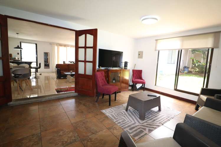 SE VENDE-Propiedad con 3 Unidades, Piscina y Amplio Terreno en La Guácima KVV - Imagen 14