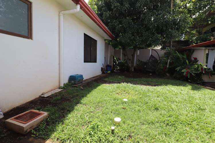 SE VENDE-Propiedad con 3 Unidades, Piscina y Amplio Terreno en La Guácima KVV - Imagen 18