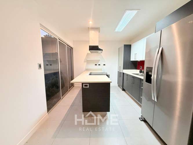 Alquiler de Casa con Jardin en Rio Oro de Santa Ana  - Imagen 4