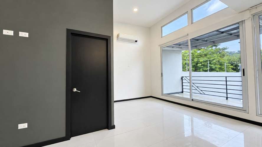 Alquiler de Apartamento Amplio y Moderno en Escazú.  - Imagen 4