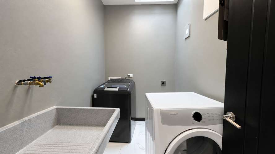 Alquiler de Apartamento Amplio y Moderno en Escazú.  - Imagen 18