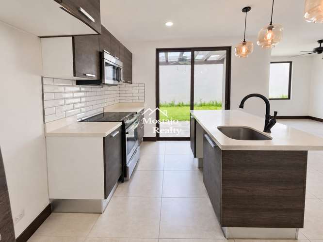 Venta de casa, Condominio Parques del Sol, Jacaranda, Santa Ana - Imagen 3