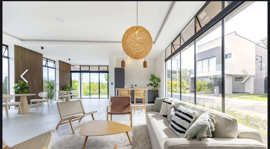 Alquiler de casa para estrenar en Lindora en condominio premium 