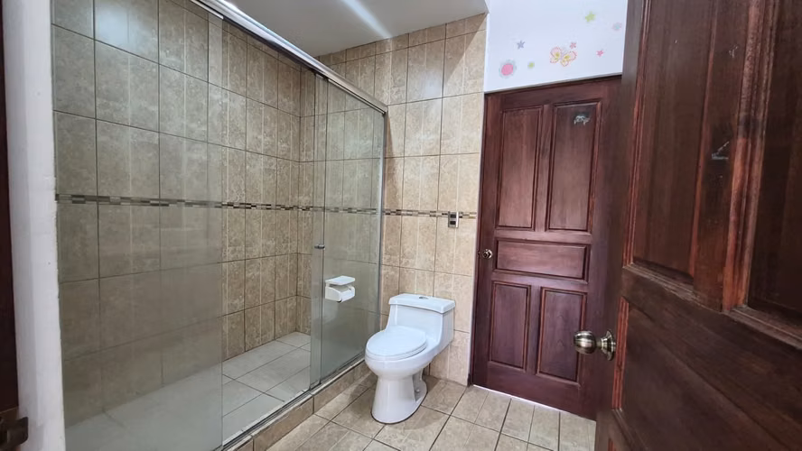 Casa en venta en condominio, La Guácima | 5 hab. + suite independiente RZ - Imagen 18