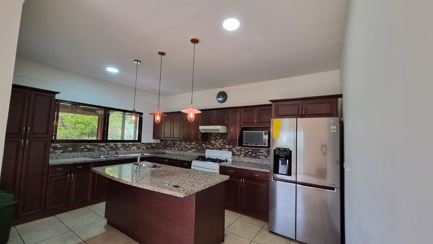 Casa en venta en condominio, La Guácima | 5 hab. + suite independiente RZ - Imagen 5