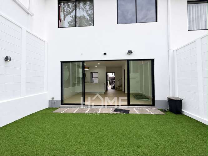 Alquiler de Casa Familiar con Jardin en Guachipelin de Escazu  - Imagen 2