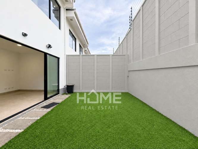 Alquiler de Casa Familiar con Jardin en Guachipelin de Escazu  - Imagen 1