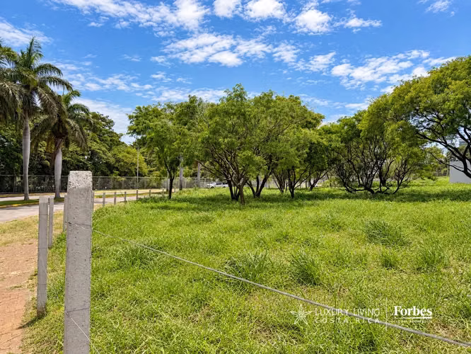 21563 - Lotes adjuntos a la venta en Real Cariari o por separado uso residencial - Imagen 2