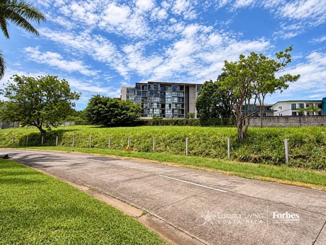 21563 - Lotes adjuntos a la venta en Real Cariari o por separado uso residencial - Imagen 9
