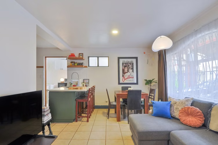 Apartamento de 2 niveles en San Pedro, excelente ubicación cerca de la UCR | Cocina recién remodelada - Imagen 2