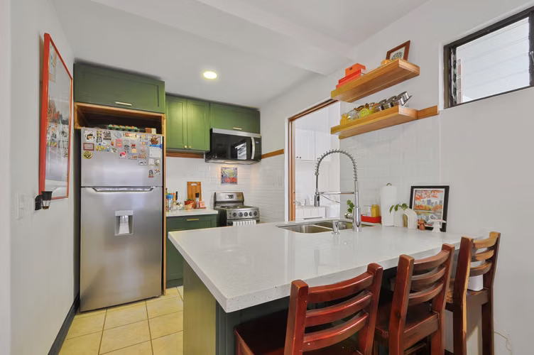 Apartamento de 2 niveles en San Pedro, excelente ubicación cerca de la UCR | Cocina recién remodelada - Imagen 5
