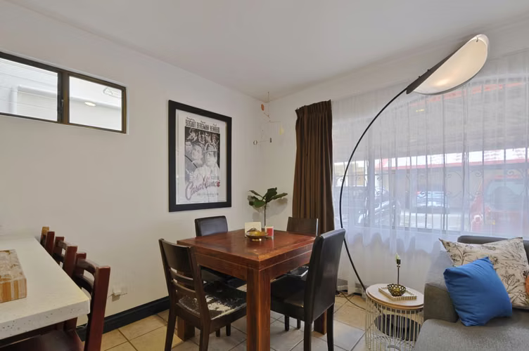 Apartamento de 2 niveles en San Pedro, excelente ubicación cerca de la UCR | Cocina recién remodelada - Imagen 3