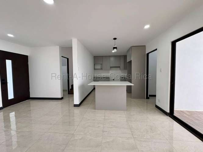 Casa en condominio seguro y luminoso-cerca de todo, lista para estrenar - Imagen 4