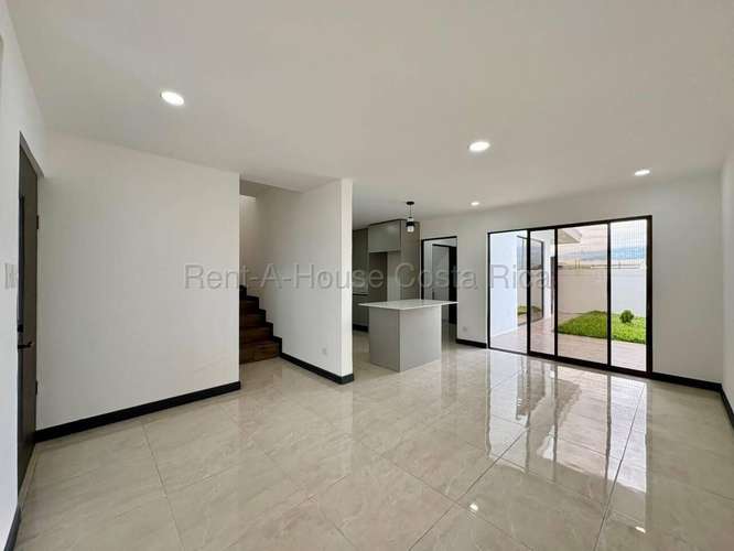 Casa en condominio seguro y luminoso-cerca de todo, lista para estrenar - Imagen 3