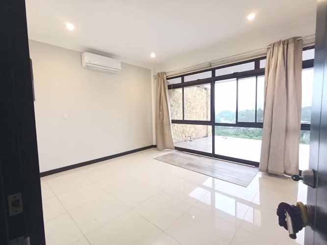  ESPECTACULAR PENTHOUSE EN ALQUILER CON JACUZZI PRIVADO Y TERRAZA - Imagen 4