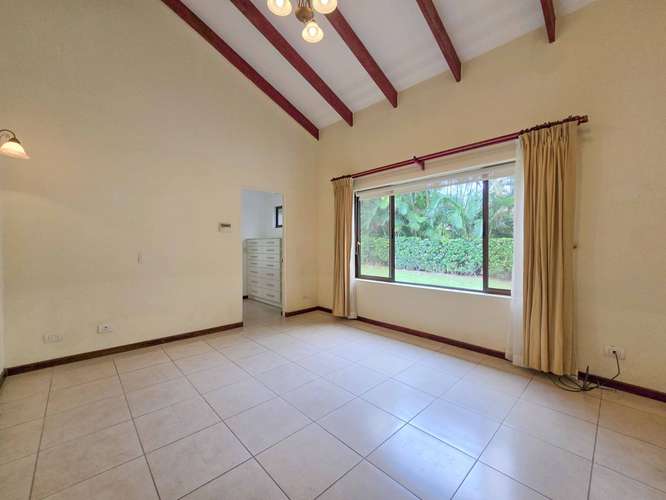 VALLE DEL SOL LINDORA SANTA ANA! CASA DE UN NIVEL CON 700 M2 DE LOTE - Imagen 16