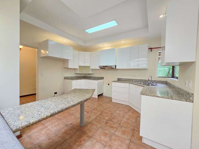 VALLE DEL SOL LINDORA SANTA ANA! CASA DE UN NIVEL CON 700 M2 DE LOTE - Imagen 12