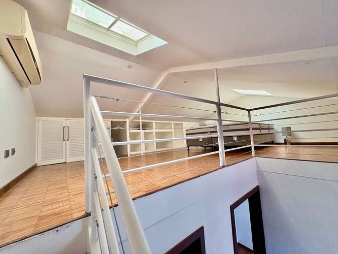 ESCAZU! CASA TIPO TOWNHOUSE 2 NIVELES + MEZZANINE / LINEA BLANCA - Imagen 17