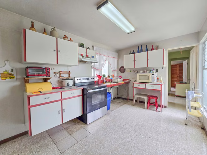 Casa Esquinera en Rohrmoser Nunciatura Ideal para Remodelar o Desarrollo de Apartamentos - Imagen 2