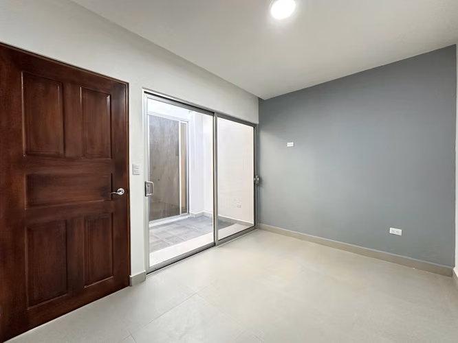  ¡Se Alquila Amplio Apartamento de 2 Habitaciones en Rohrmoser!  PROPIEDAD #  - Imagen 16