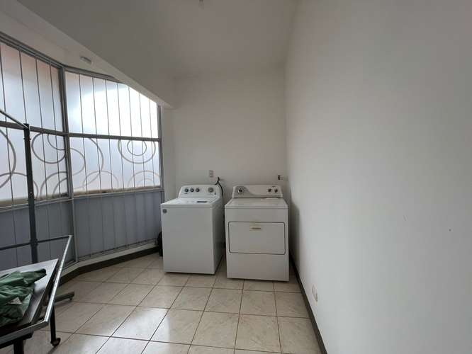 Alquiler apartamento tipo estudio. Servicios incluidos. Sabanilla, Montes de Oca. AMO290