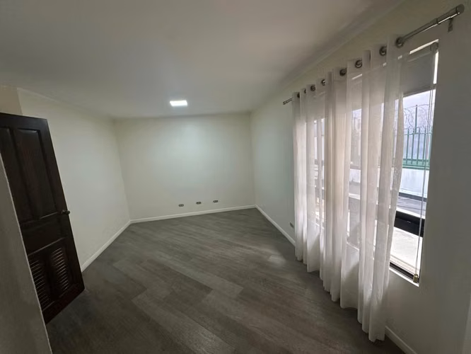 ALQUILER DE CASA REMODELADA EN CONDOMINIO ESCAZÚ CERCA DEL COUNTRY CLUB - Imagen 19