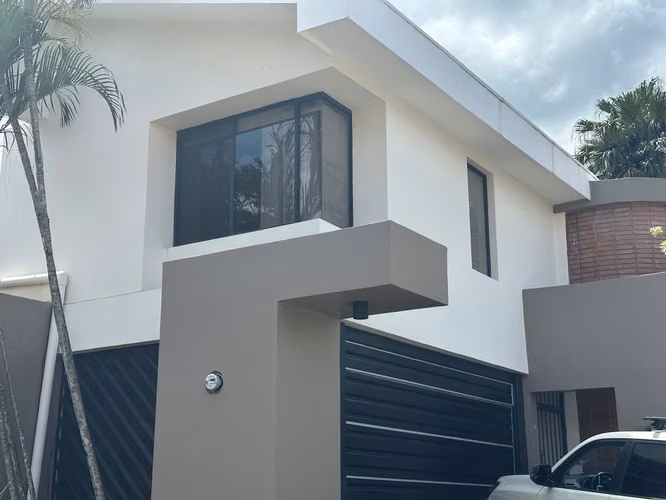 Venta de Casa Remodelada en Condominio Privado, Cerca del Country Club- Escazú Precio de venta: $370.000 - Imagen 14