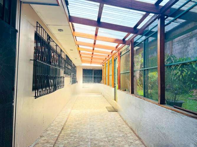 CASA EN VENTA EN HEREDIA CENTRO CON APARTAMENTO INDEPENDIENTE Y USO DE SUELO MIXTO CERCA DEL NUEVO ESTADIO ROSABAL CO - Imagen 8