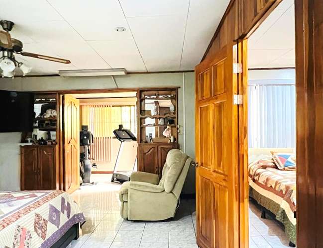 CASA EN VENTA EN HEREDIA CENTRO CON APARTAMENTO INDEPENDIENTE Y USO DE SUELO MIXTO CERCA DEL NUEVO ESTADIO ROSABAL CO - Imagen 11