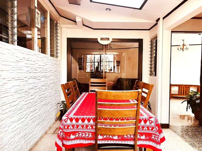 CASA EN VENTA EN HEREDIA CENTRO CON APARTAMENTO INDEPENDIENTE Y USO DE SUELO MIXTO CERCA DEL NUEVO ESTADIO ROSABAL CO - Imagen 4