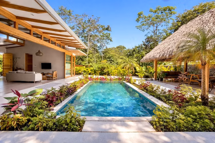 Luxury Modern Villa with Private Pool  in Santa Teresa 5 minutes to the Beach