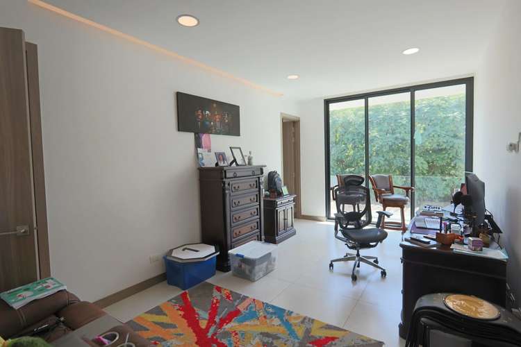 Lujosa Residencia Moderna con 4 Habitaciones en Condominio Exclusivo en Santa Ana - Imagen 14