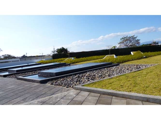 Apartamento contemporáneo con jardín en Santa Ana - Imagen 13