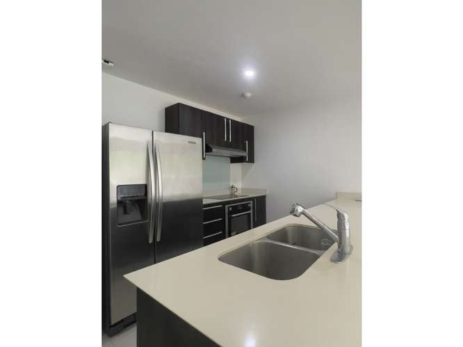 Apartamento contemporáneo con jardín en Santa Ana - Imagen 5