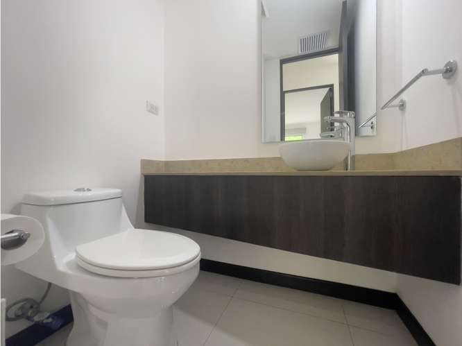 Apartamento contemporáneo con jardín en Santa Ana - Imagen 6
