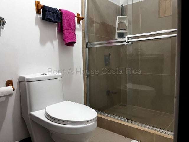 Venta de Casa en Valverde-Rodríguez, Alajuela. 27-374