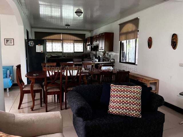 Venta de Casa en Valverde-Rodríguez, Alajuela. 27-374