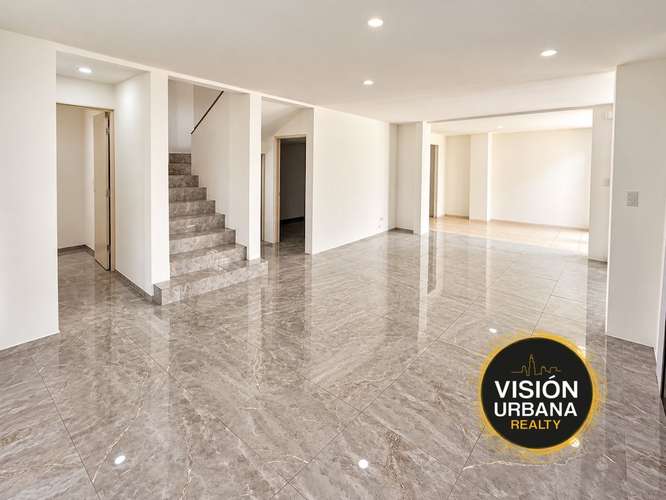 Casa de 3 Habitaciones en Hacienda Colón - Imagen 2