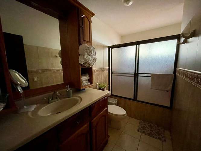 SE ALQUILA / SE VENDE CASA EN RESIDENCIAL UBICADO EN SAN FRANCISCO DE HEREDIA - Imagen 12