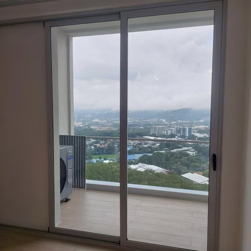 Apartamento de Lujo para estrenar, en zona altamente conveniente, segura y rodeada de naturaleza.  - Imagen 11