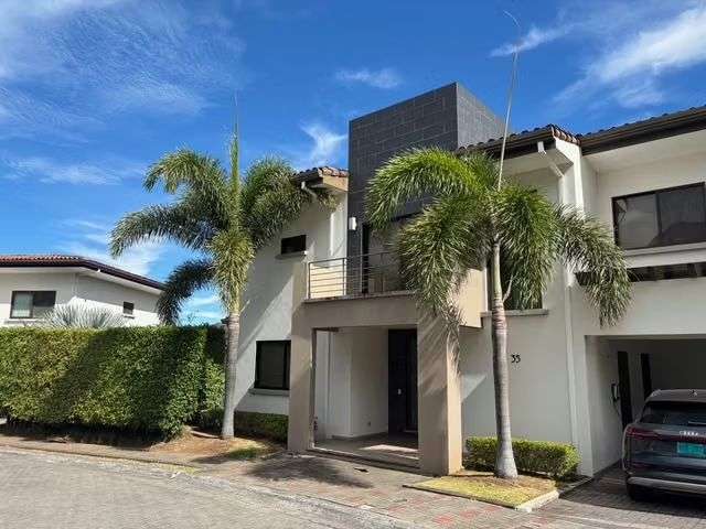 Casa Lujo Lomas del Valle 5DOR/6.5BA 495 m2 Santa Ana - Imagen 1