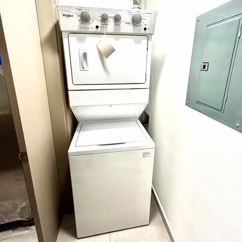 Apartamento Condominio Nucleo Sabana, 2 dormitorios, parqueo techado, excelentes amenidades. - Imagen 5