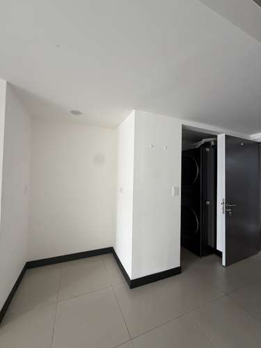 ALQUILER EN KHAYA | $1,400 | SEMIAMUEBLADO | 2 PARQUEOS + CARGADOR ELÉCTRICO | EXCELENTE UBICACIÓN