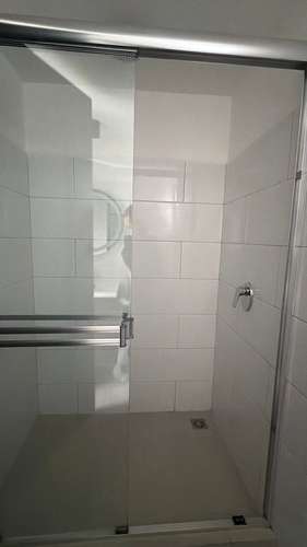 ALQUILER EN KHAYA | $1,400 | SEMIAMUEBLADO | 2 PARQUEOS + CARGADOR ELÉCTRICO | EXCELENTE UBICACIÓN