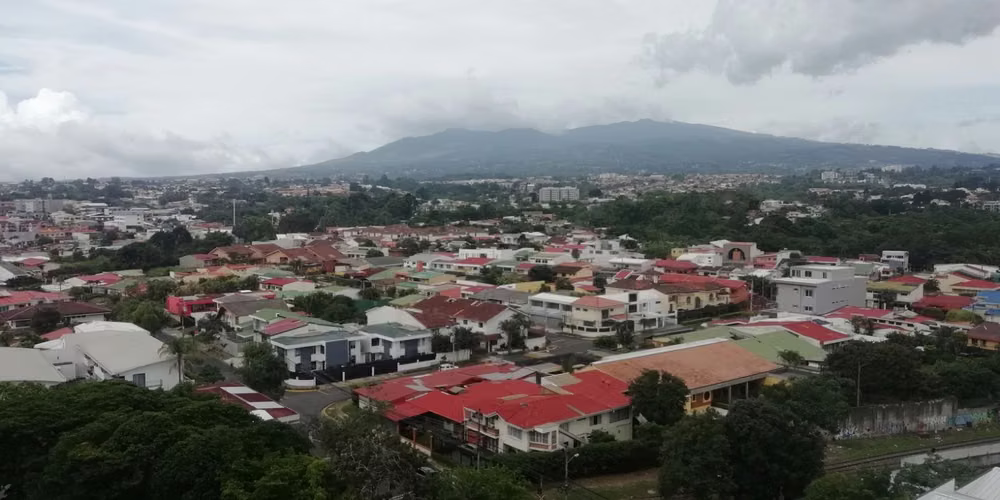 Se vende lindo y amplio Apartamento en Freses de Curridabat