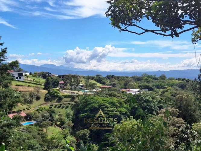 OFERTA!! Awesome Property... 2 Homes...Large Lot..Views! - Imagen 2